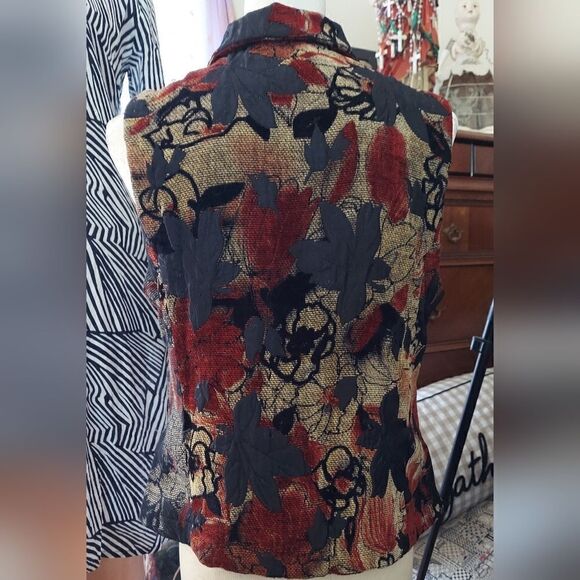 Christopher & Banks Tapestry Vest Size S - Picture 2 of 12